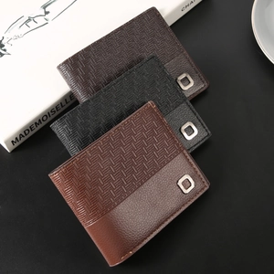 Portefeuille court plié pour homme en trois couleurs avec textures litchi et tressée