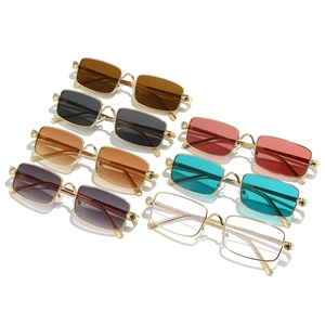 Retro square metal frame sunglasses for men in multiple colors with embossed temples