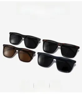 Lunettes de soleil carrées en TR en noir, écaille, marron et bleu-gris en vue à plat
