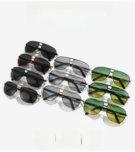 Gamme de lunettes de soleil aviateur polarisées avec monture métallique en plusieurs couleurs