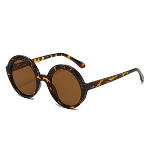 Retro hip hop round sunglasses with leopard print frames and brown lenses for UV protection