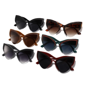 Cat eye outdoor sports sunglasses with retro snake texture frame and gradient lenses