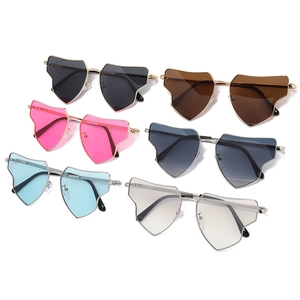 Modische Herzform Sonnenbrille mit Metallrahmen in sechs trendigen Farben für Damen