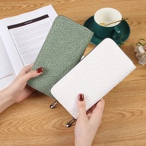 Portefeuille élégant pour femmes avec motif dentelle et fermeture éclair vert et blanc