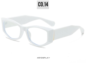 Vue détaillée à 45 degrés de lunettes œil de chat blanches avec monture géométrique épaisse