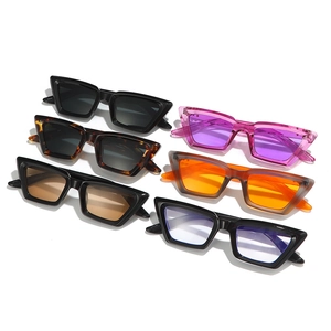 Lot de lunettes de soleil œil de chat vintage en six couleurs avec rivets pour femmes