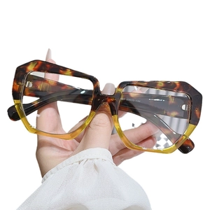 Retro thick frame blue light glasses in tortoise and yellow gradient finish for men and women