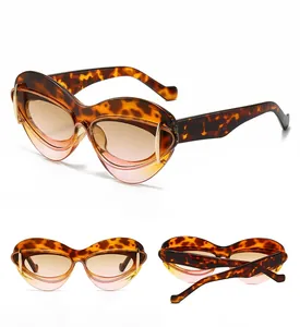 Vues multi-angles de lunettes de soleil œil de chat avec monture en écaille et verres