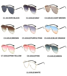 Collection de lunettes de soleil shield oversize en dix couleurs dégradées et montures métal