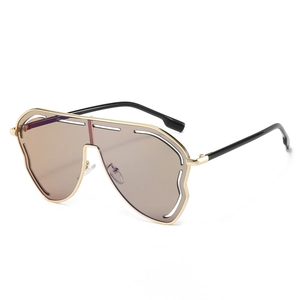 Lunettes de soleil oversize à monture métallique dorée et verres dégradés pour femmes