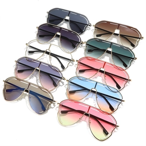 Collection de lunettes de soleil sans monture surdimensionnées en dix coloris variés