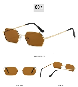 Trois vues de lunettes de soleil vintage avec monture en métal doré et verres marron