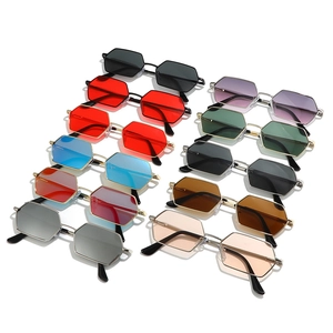 Lunettes de soleil rétro à petit cadre carré en onze couleurs avec monture en métal