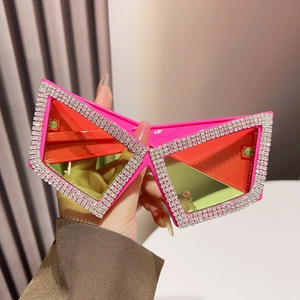 Oversized Cat Eye Sunglasses For Women Luxury Rhinestone Sparkly PC Frame UV400 Protection Fashion Party Travel