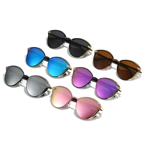 Polarized round sunglasses for women in six colors with stylish gold metal accents