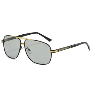 Lunettes de soleil aviateur polarisées classiques monture noire et pont doré