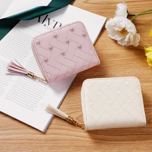 Mini portefeuilles à carreaux brodés rose et beige avec détails cœur et glands