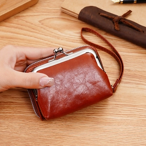 Portamonete Retrò Donna Portafoglio Pelle PU Cerata Chiusura Bacio Metallo Cerniera Scomparti Carte Pochette Polso