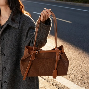 Retro leopard print tote bag for women with leather straps and suede texture