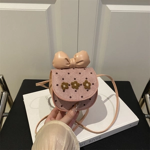 Petit sac bandoulière rose pour filles avec pois, gros nœud et détails floraux