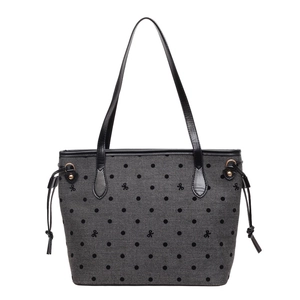 Grand sac cabas à pois avec motifs nœuds et anses en cuir noir pour mode hiver