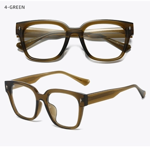 Vue détaillée de montures de lunettes en TR90 vert foncé avec rivets en étoile