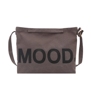 Borsa a tracolla minimalista in tela grigio scuro con stampa MOOD e tracolla regolabile