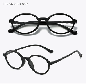 Vues détaillées des lunettes rondes TR90 anti-lumière bleue en noir mat sablé