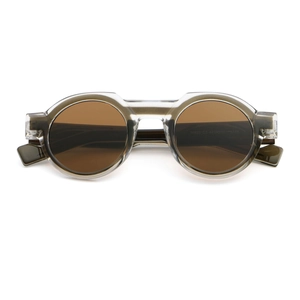 Detailaufnahme der Innenseite des Bügels mit Modell 10822 C3 und Größe 44-20-144 der Brille