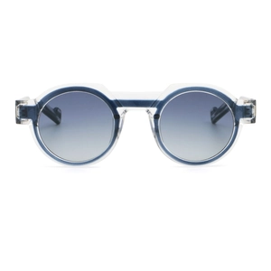 Frontdetail einer runden Sonnenbrille mit Doppel-Acetat-Rahmen und blauem Verlaufsglas