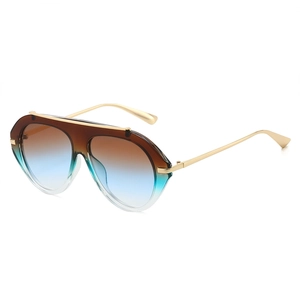 Oversized 70s vintage aviator sunglasses with gold frame and tri-color gradient lenses