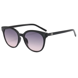 Retro round black sunglasses with purple gradient lenses and metal B logo on temples
