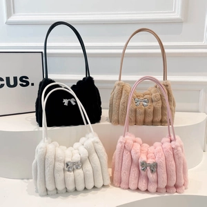 Sac à Main Tendance en Fausse Fourrure avec Nœud pour Femme Peluche Hiver Petit Sac à Bandoulière Carré Sac Sous les Bras