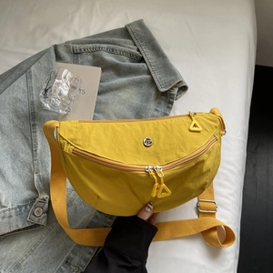 Sac Bandoulière Décontracté en Nylon Demi-Lune Sac de Poitrine Dumpling Léger Avec Bandoulière Réglable Style Urbain Femme
