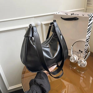 Sac à Bandoulière Hobo en Cuir PU pour Femme Sac sous le Bras Demi-Lune Minimaliste Sac Messager Quotidien Style Coréen Sac à Main à Fermeture Éclair