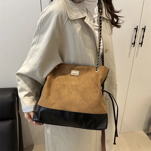 Retro large tote bag in brown suede with diamond stitching and chain strap on shoulder