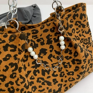 Leopard print corduroy tote bag with pearl flower chain and silver metal ring handles