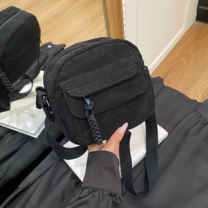 Sac bandoulière en velours côtelé noir style harajuku japonais pour usage quotidien