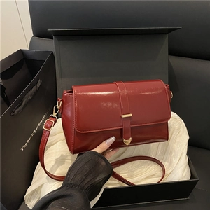 Sac À Bandoulière Vintage En Cuir PU Pour Femme Boucle En Métal Brillant En Forme De Cœur Sac À Épaule Rétro