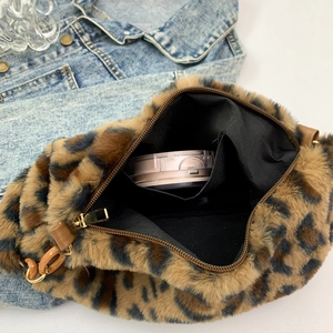 Sac à main léopard chic en fausse fourrure avec chaîne marron et fermeture éclair