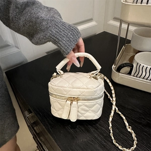 Women Quilted Crossbody Bag Mini Box Handbag PU Leather Rhombic Small Shoulder Bag With Chain Strap And Top Handle