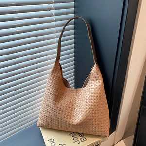 Retro woven leather hobo bag in light brown with large capacity crescent shape