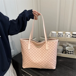 Sac Fourre-Tout De Mode Pour Femmes Grande Capacité Monogramme De Lettre M Sac À Main En Cuir PU Pour Les Voyages Décontractés