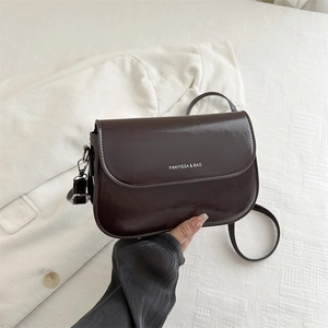 Women Crossbody Bag PU Leather Retro Simple Saddle Shoulder Bag Versatile Daily Flap Small Square Handbag Letter Print