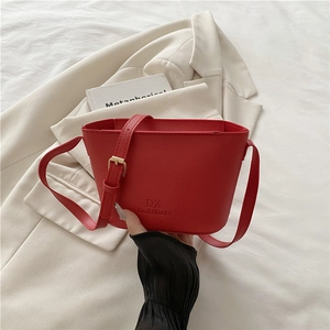 Mini Bucket Crossbody Bag For Women Lychee Pattern PU Leather Minimalist Korean Style Adjustable Strap Shoulder Handbag