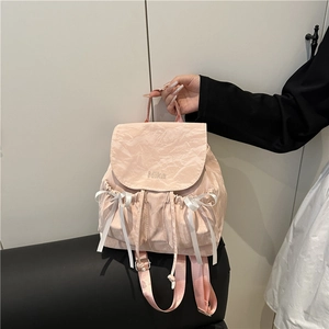 Sac à Dos Femme Style Coréen en Cuir PU Plissé Avec Décoration de Nœud et Broderie de Lettres Sac d'École Mode Doux Grande Capacité