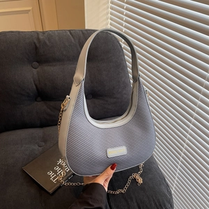 Sac Hobo Pour Femme Texture Tissée Cuir PU Forme De Lune Sac À Main Bandoulière Avec Chaîne Métallique Mode Urbain Élégant