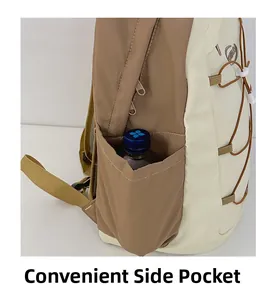 Gros plan du sac à dos de voyage léger avec une poche latérale pour bouteille d'eau