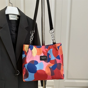Fashionable waterproof oxford tote bag with colorful pop art print and chain shoulder straps