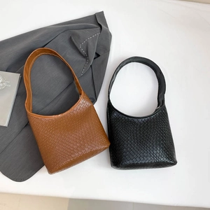 Retro large capacity woven hobo bag for women in brown and black leather texture